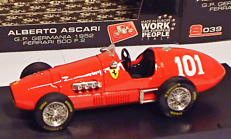 1:43 Ferrari 500 F2 #101, velmi pěkný - Brumm