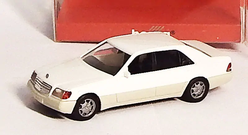 1:87 Mercedes 600 SEL, bazar - Herpa