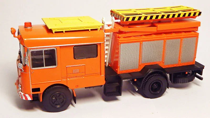 1:43 Škoda 706 plošina