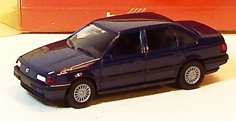 1:87 VW Passat GL, bazar - Herpa