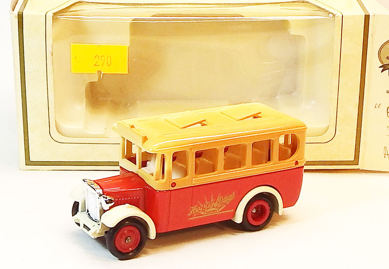 Dennis Coach, bazar - Lledo