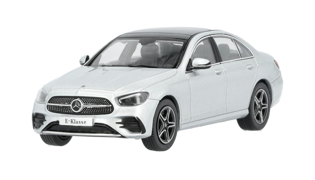 1:43 Mercedes-Benz E-Class, Saloon, AMG Line, (W213) 2020, high-tech silver - Dealerské balení