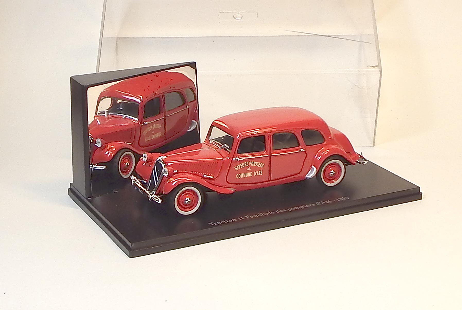 1:43 Citroën Traction 11 1955, bazar - Atlas