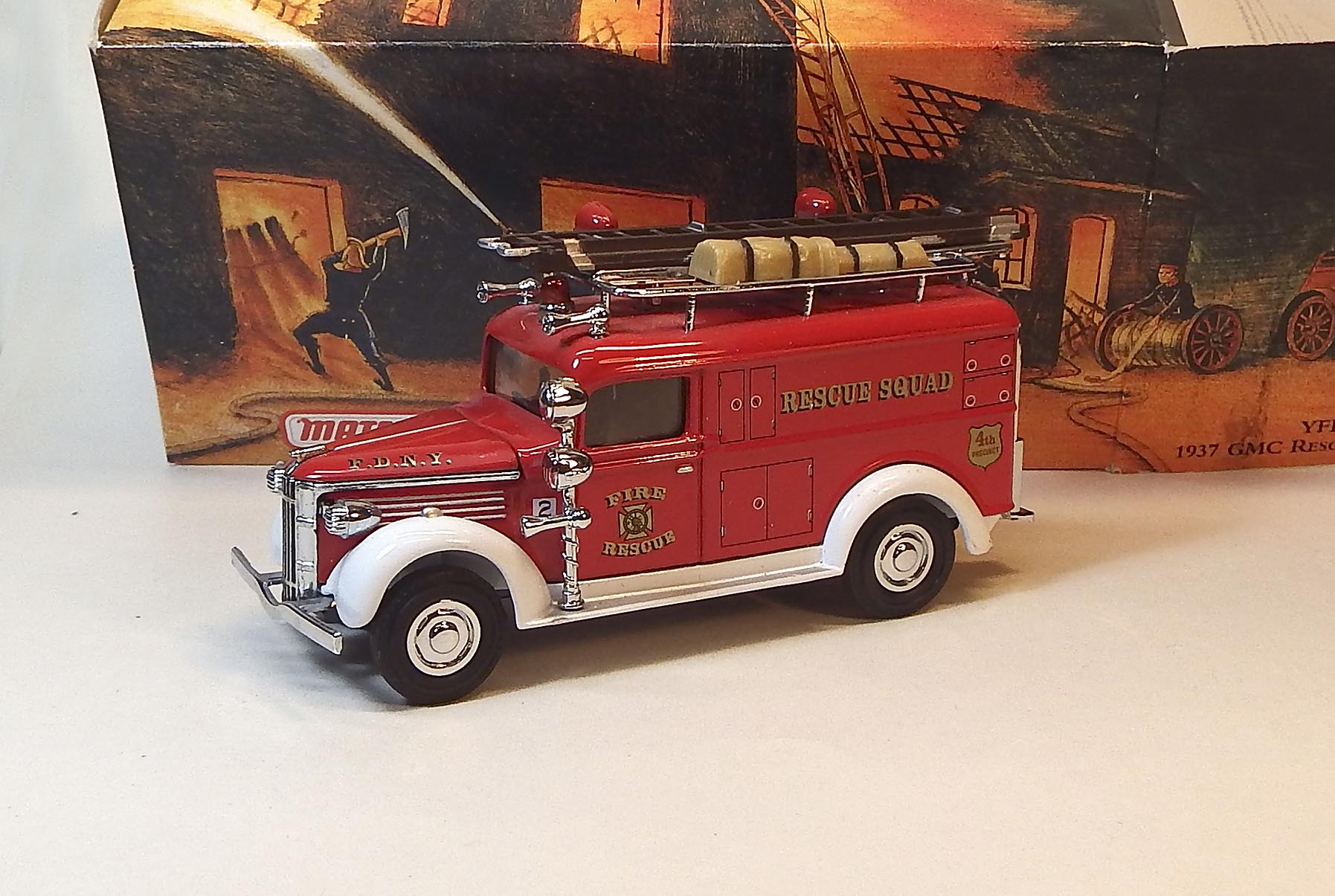 YFE10 1937 GMC Rescue Squad Van - hasiči, bazar - Matchbox