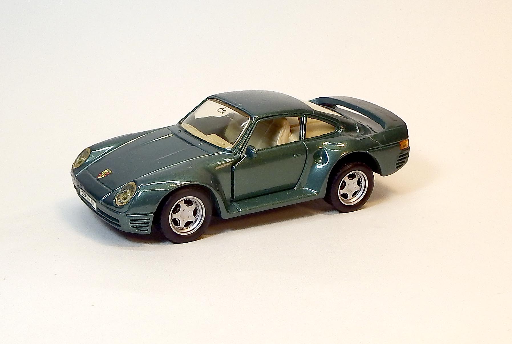 1:43 Porsche 959, bazar, bez krabičky - Maisto