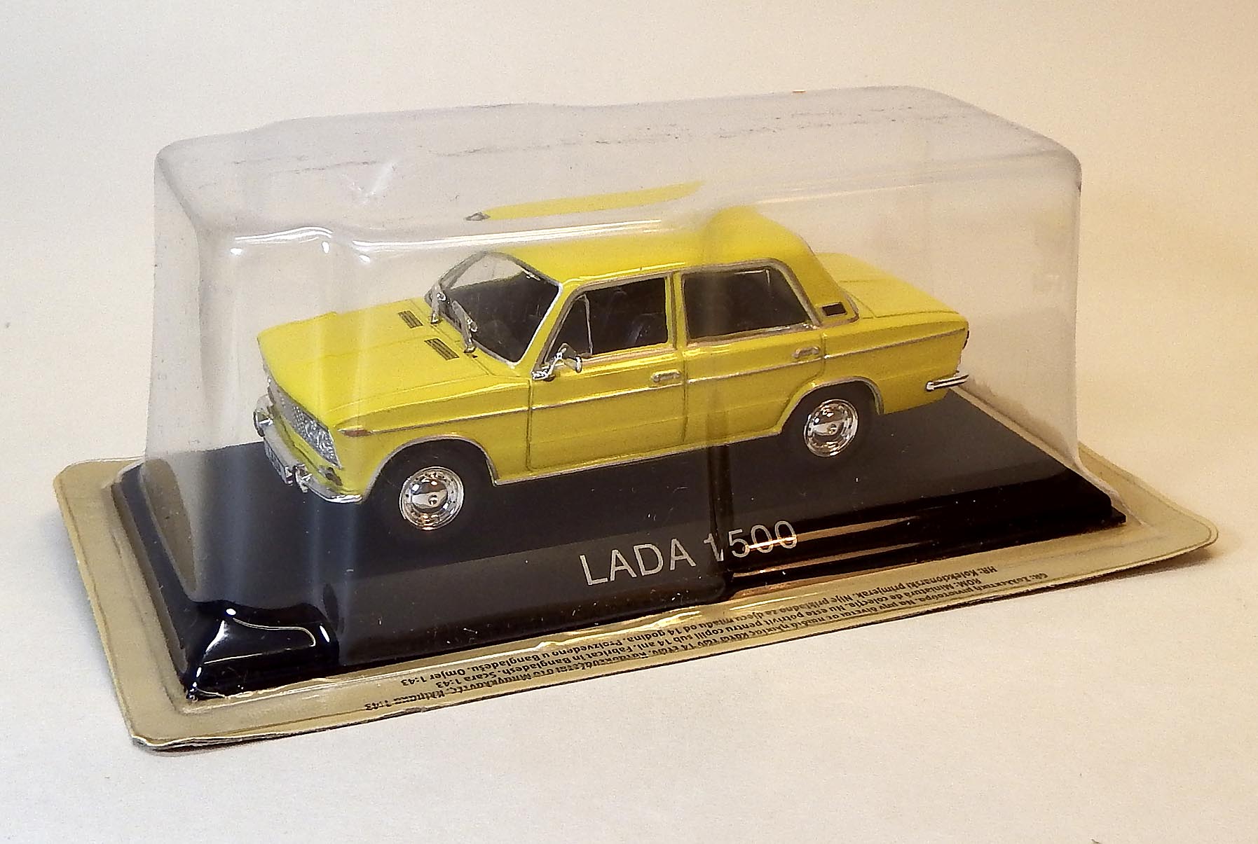 1:43 Lada 1500, bazar - DeAgostini