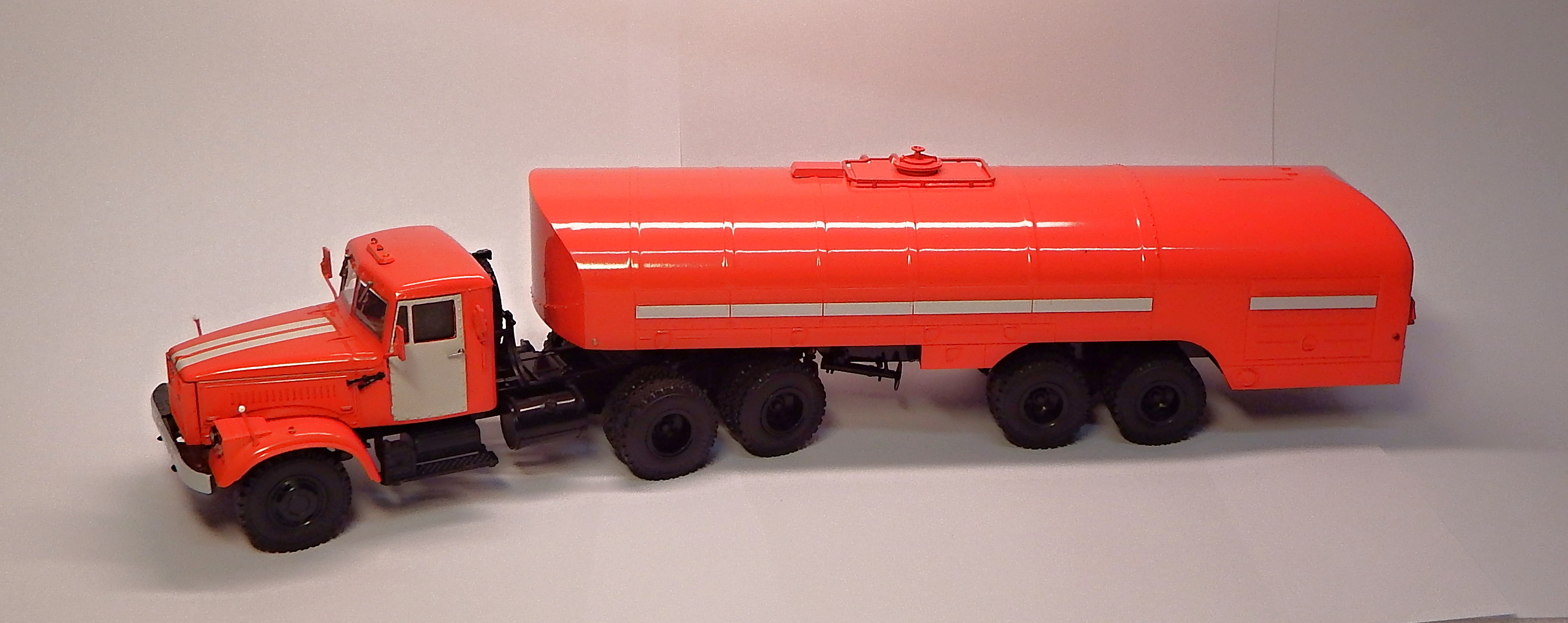 Kraz 258 B1, hasiči, bazar, bez krabičky