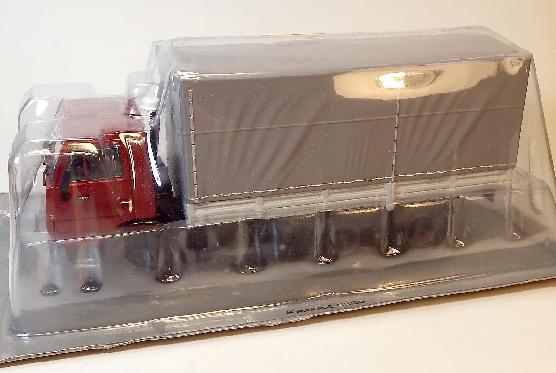 1:43 Kamaz 5320, bazar - DeAgostini