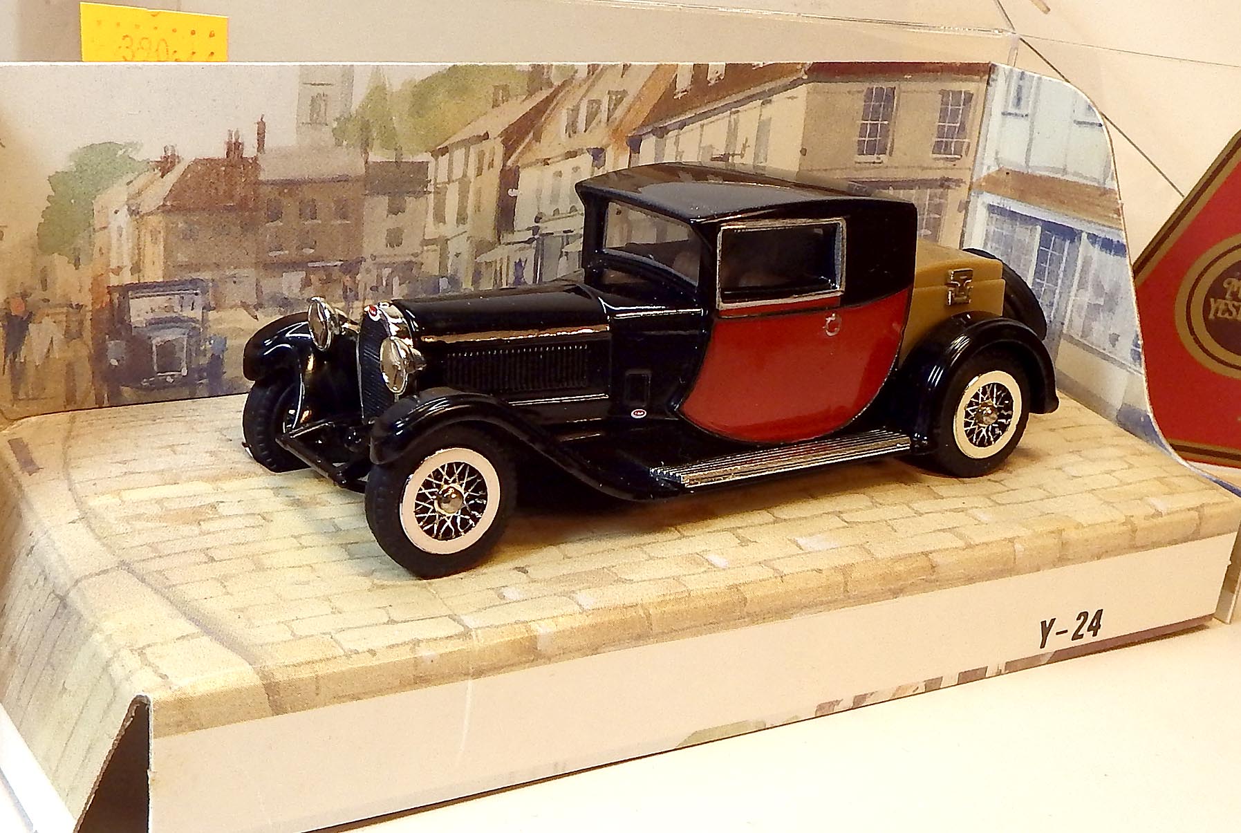 Y-24 1927 Bugatti T44, bazar - Matchbox Yesteryear
