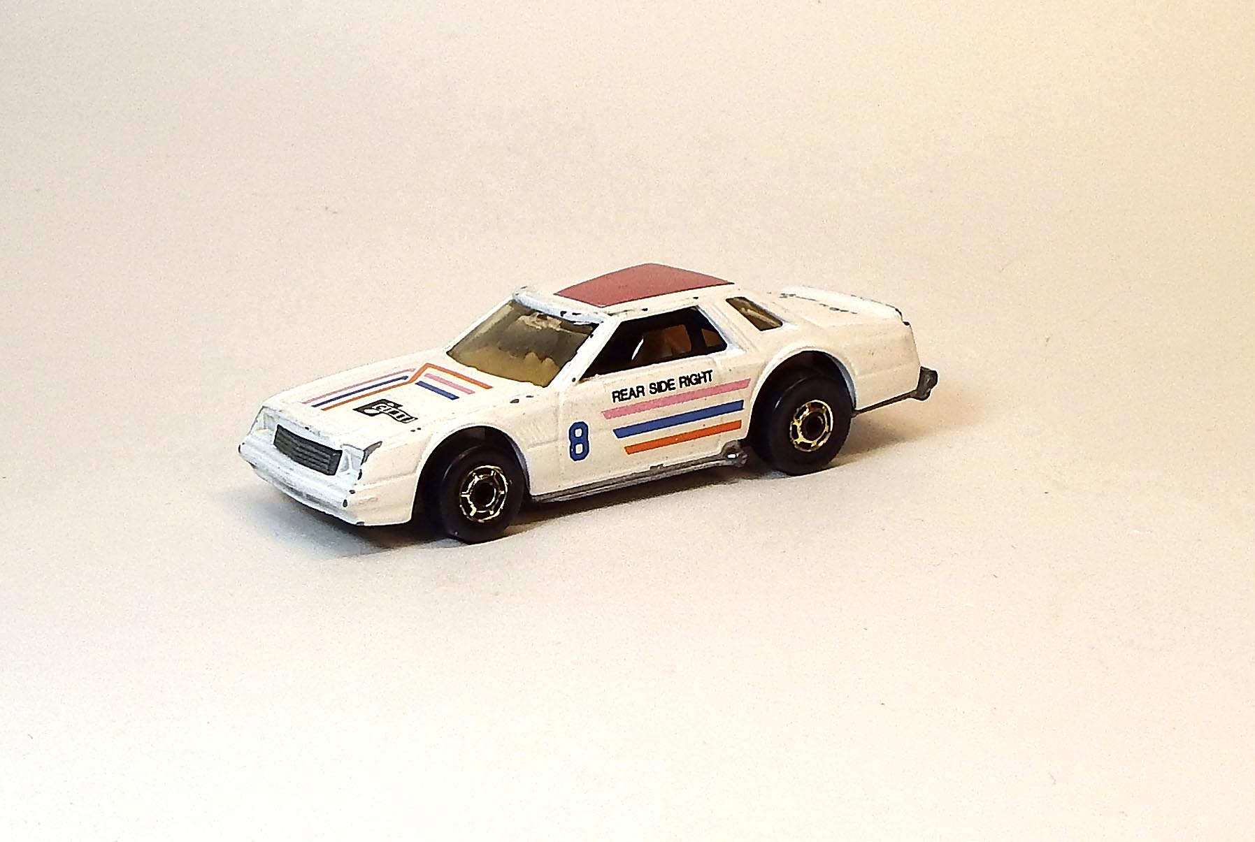 Mirada Stocker, bazar, bez krabičky, poškozený - Hot Wheels