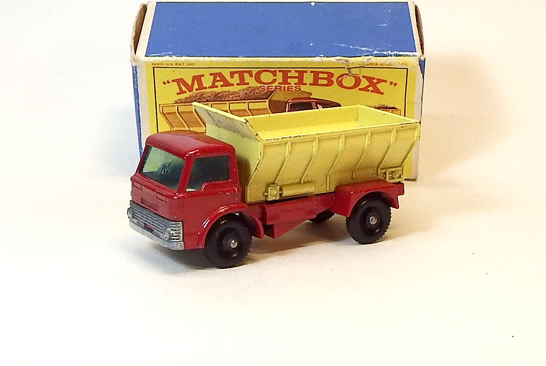 MB-70 Grit Spreading Truck, bazar - Matchbox