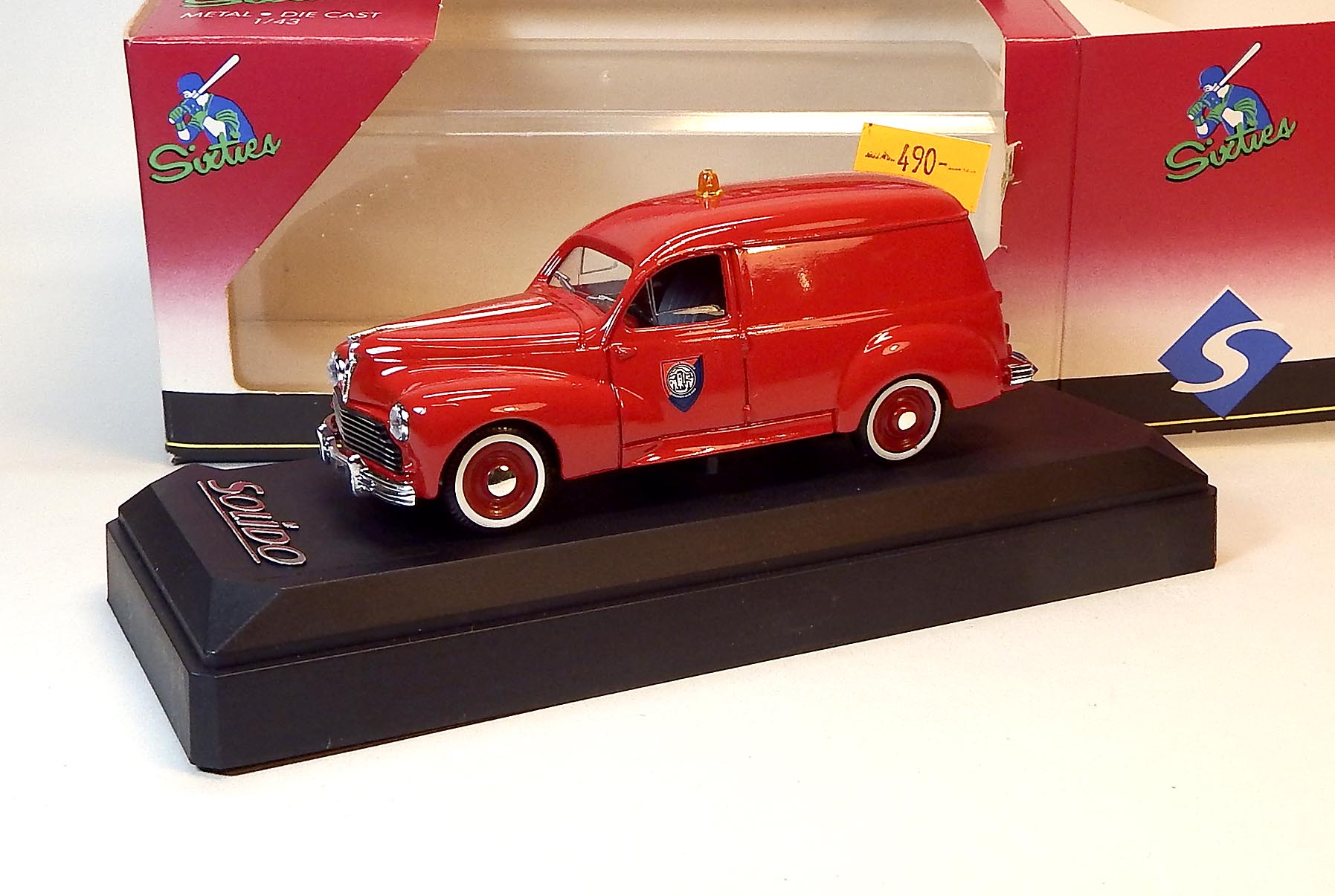 1:43 Peugeot 203 - hasiči, bazar - Schuco