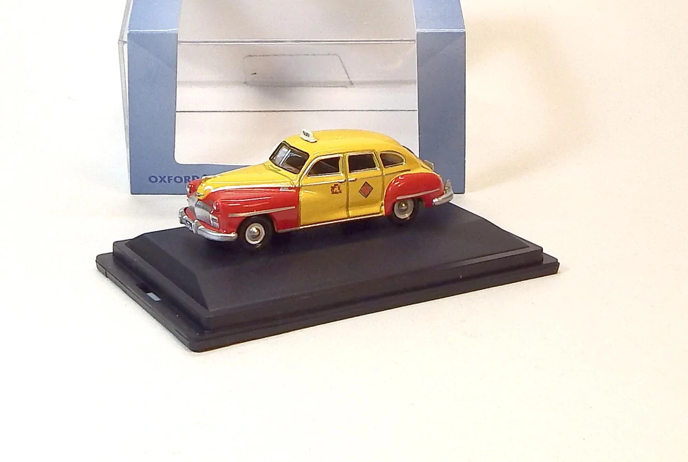 1:87 1946-48 DeSoto Suburban, bazar - Oxford