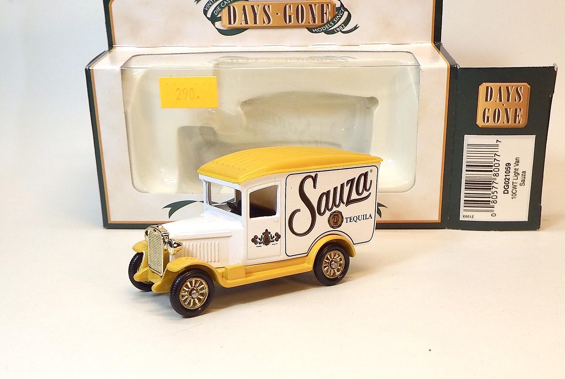 10CWT Light Van, bazar - Lledo