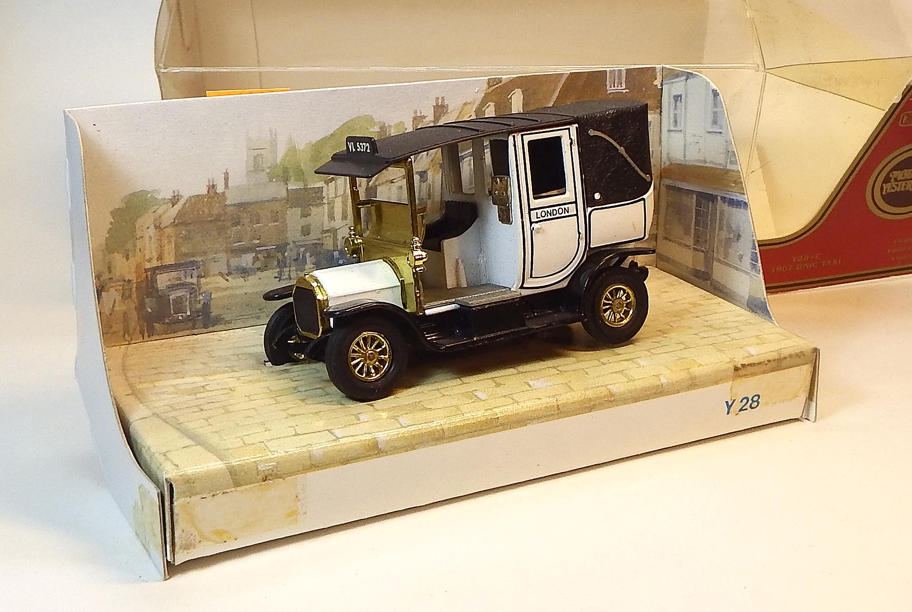 Y-28C 1907 Umic Taxi, bazar - Matchbox