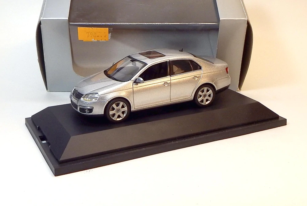 1:43 Volkswagen Jetta, bazar - Schuco