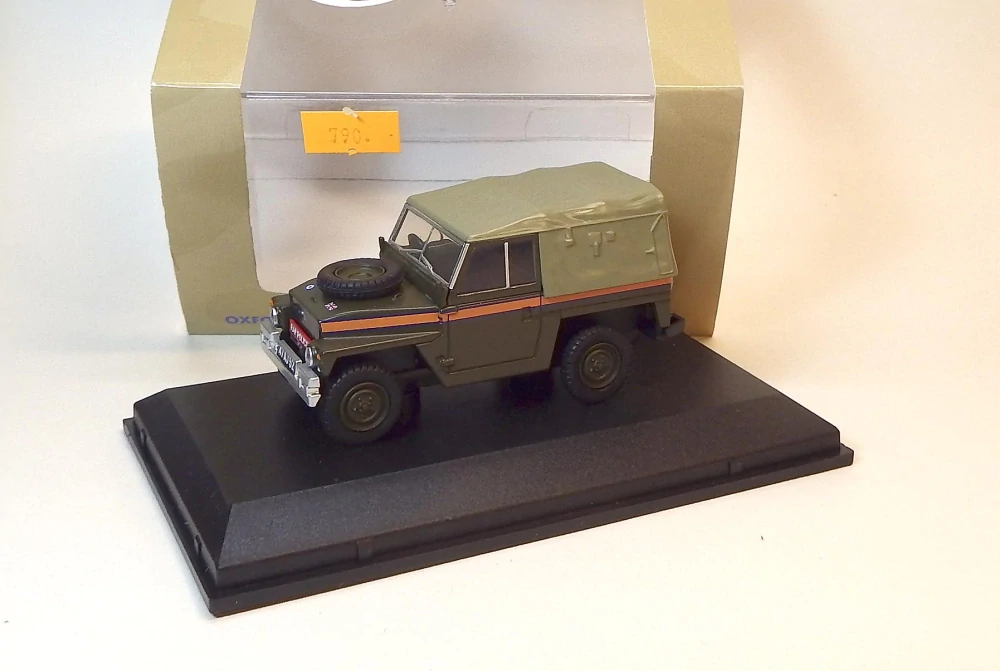 1:43 Land Rover RAF Police, bazar - Oxford