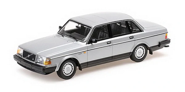 1:18 Volvo 760 1985 stříbrný - Triple9