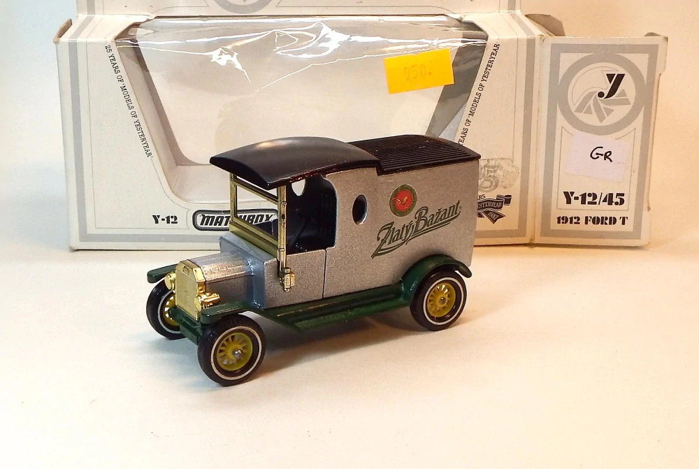 Y-12/45 1912 Ford Model T, bazar, Code 3 - Matchbox