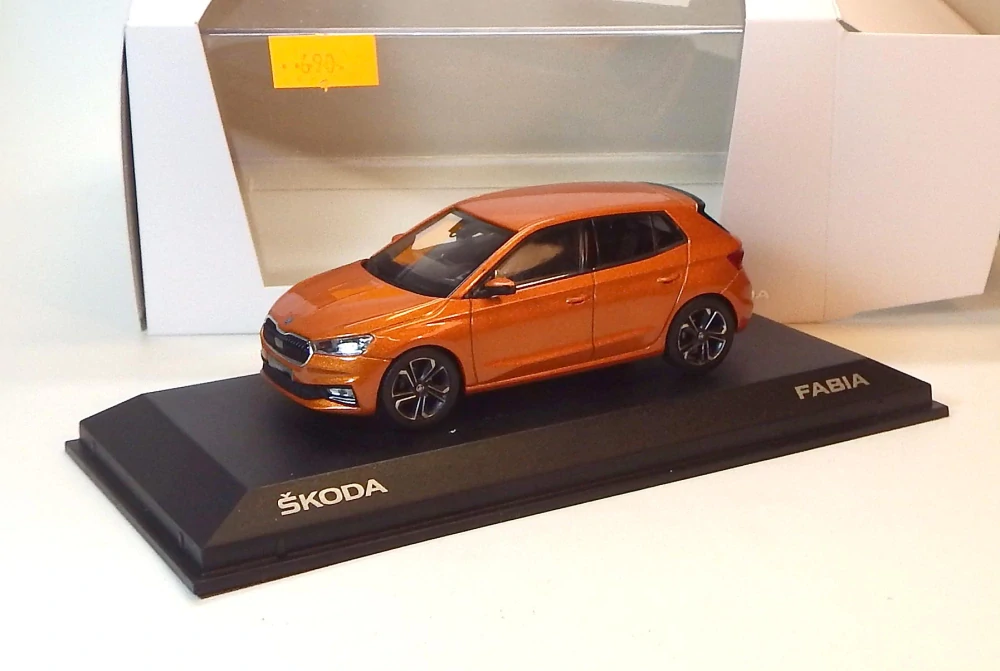 1:43 Škoda Fabia, bazar - Norev