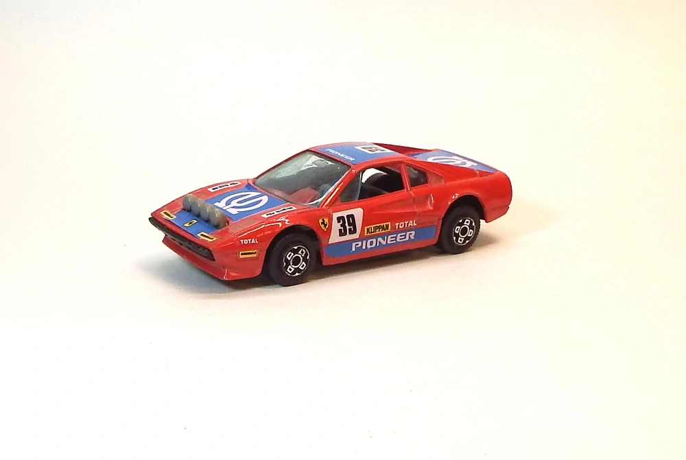 1:43 Ferrari 308 GTB, bazar - Bburago