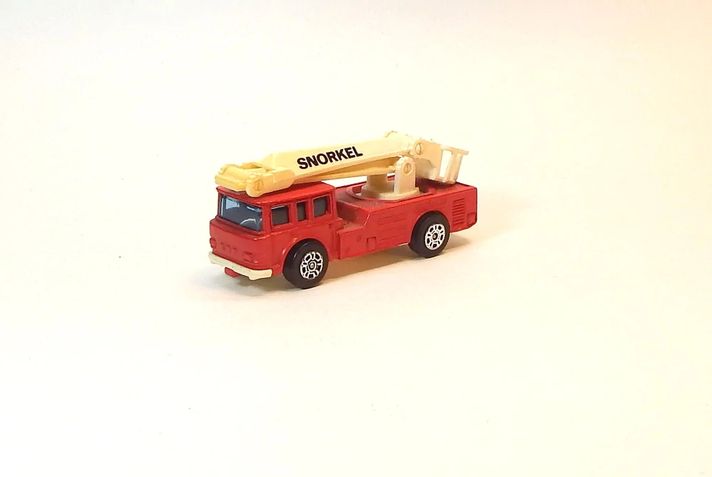 Simon Snorkel Fire Engine, bazar, bez krabičky - Corgi