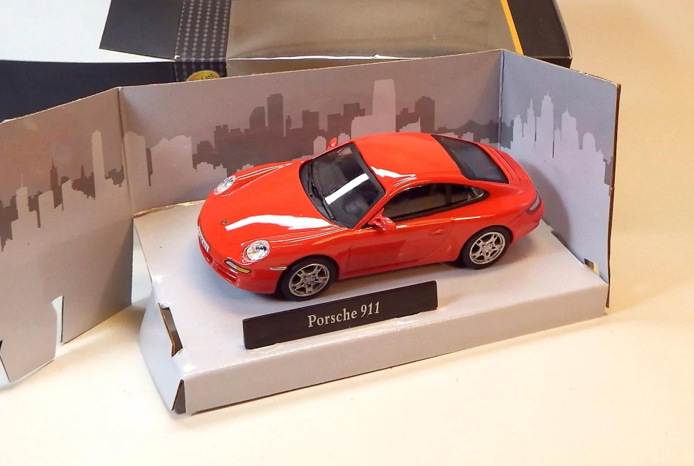 1:43 Porsche 911, bazar - Cararama
