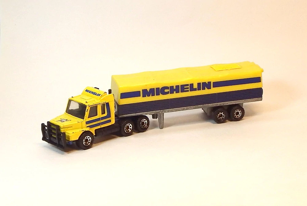 Scania T142 + Michelin Trailer, bazar, poškozené, bez krabičky - Matchbox