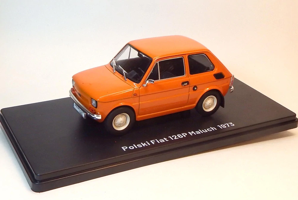 1:24 1973 Polski Fiat 126P, bazar