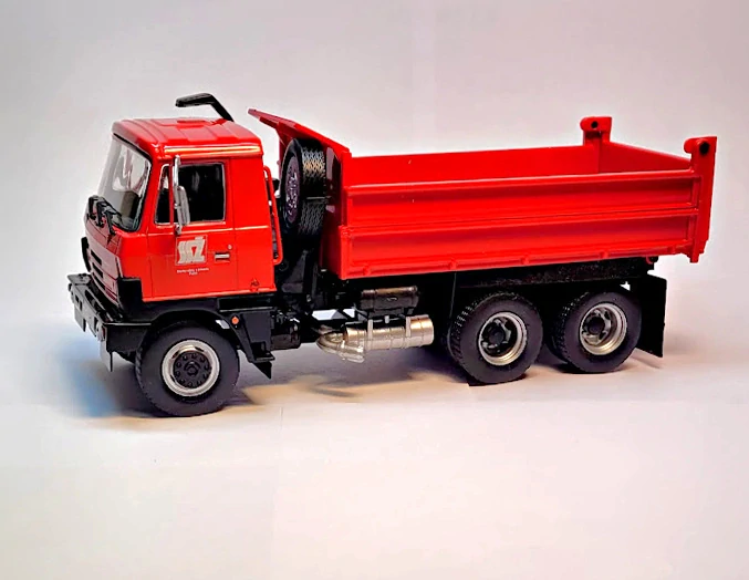 1:43 Tatra 813, Stavby silnic a železnic