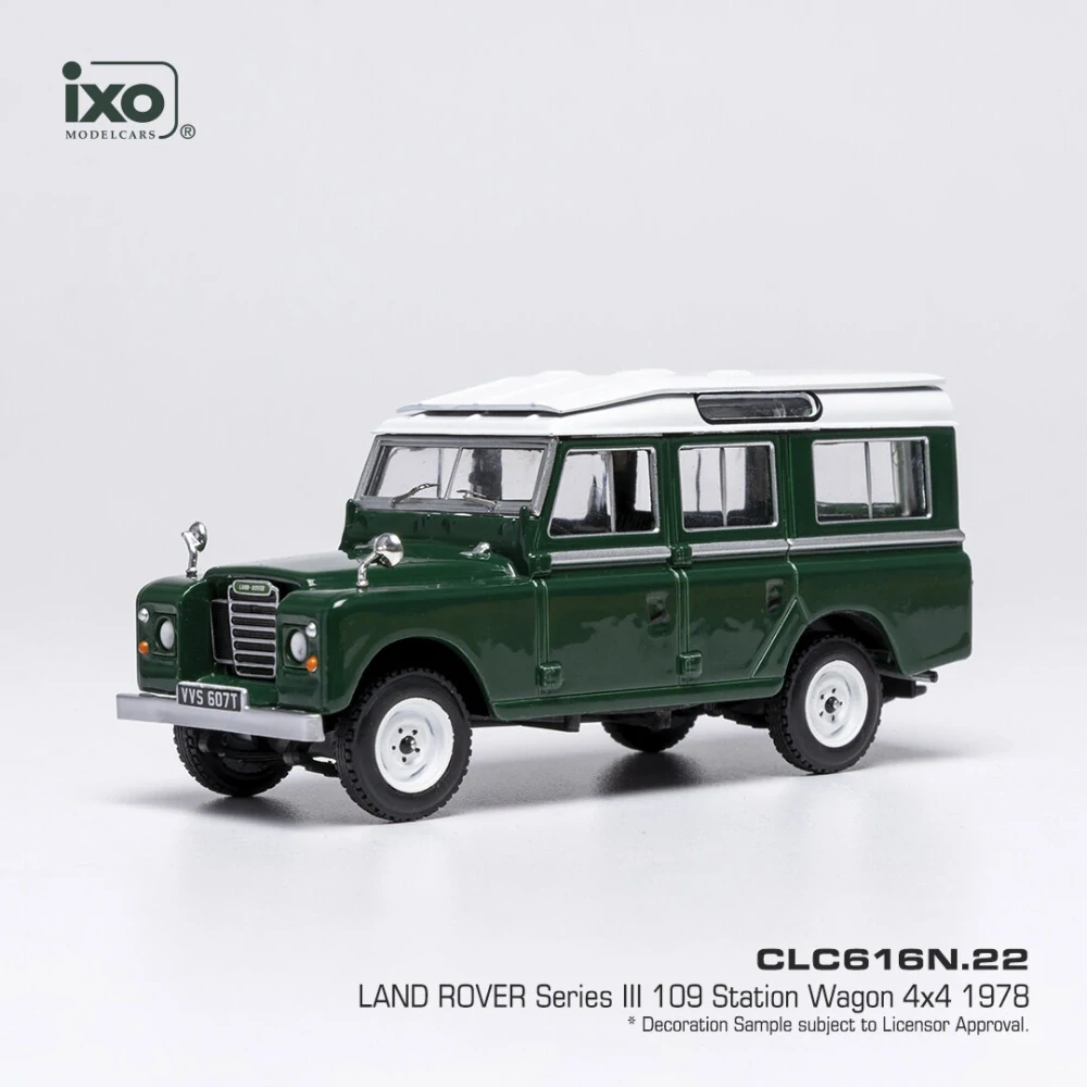 1:43 Land Rover Series III 109 1978 dark green/white - IXO