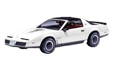 1:43 Pontiac Firebird bílá 1982 - IXO