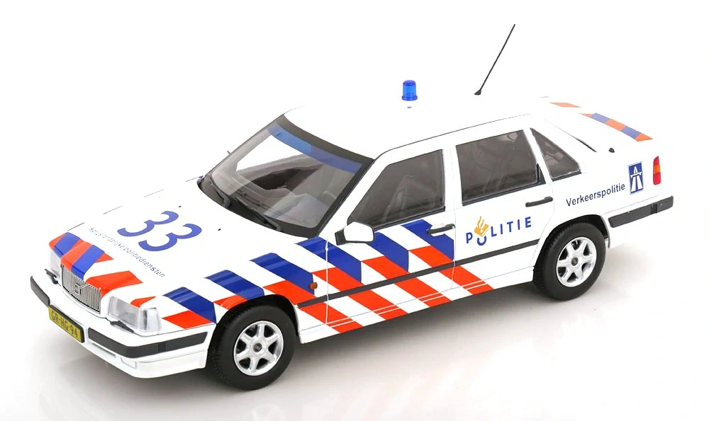 1:18 Volvo 850 Politie 1993 white/blue/red - Triple9