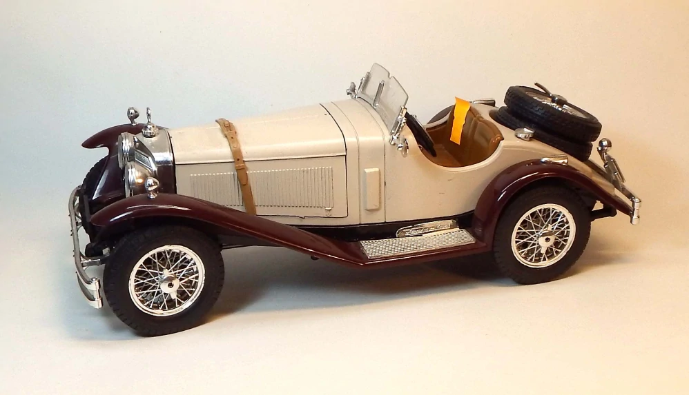 1:18 Mercedes-Benz SSK, bazar, vzácný, poškozený - Bburago