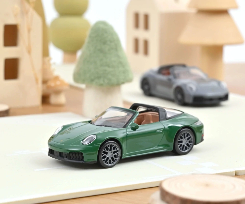 1:43 Porsche 911 GTS Targa 2024 British Racing Green Jet car - Norev