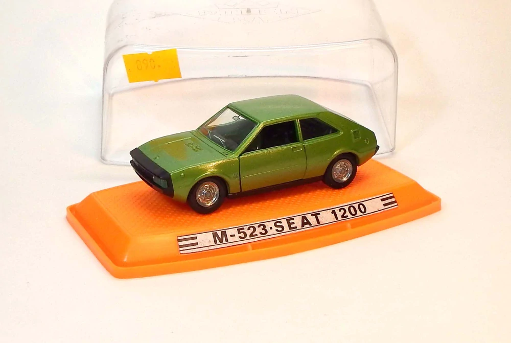 1:43 Seat 1200, bazar - Pilen