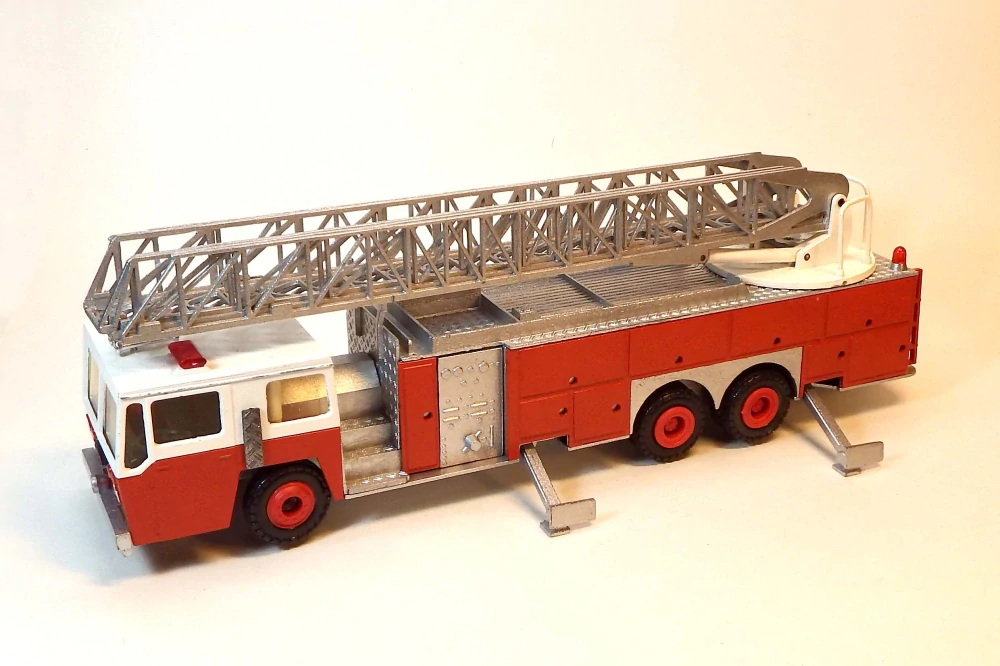 1:50 Emergency One - Hasiči, bazar - Conrad