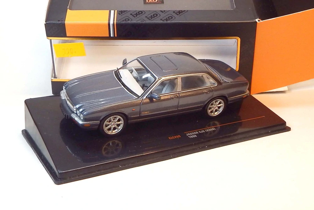 1:43 1998 Jaguar XJ8 (X308), bazar - ixo