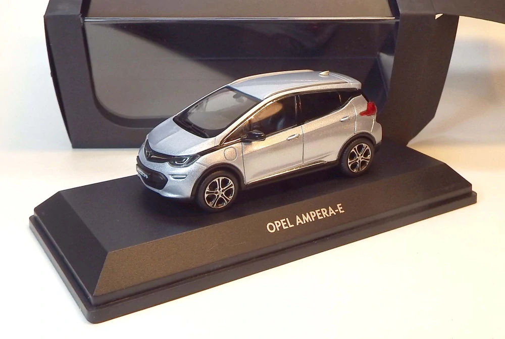1:43 Opel Ampera-E, bazar - Opel collection