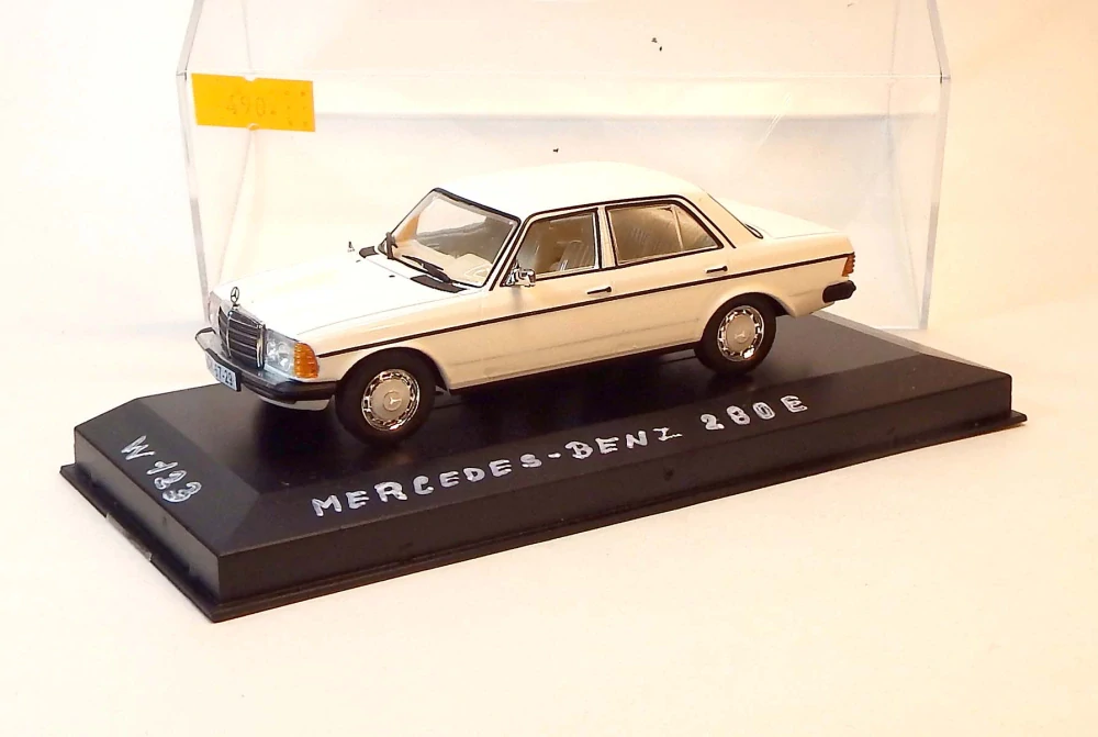 1:43 Mercedes-Benz 280E, bazar - DeAgostini