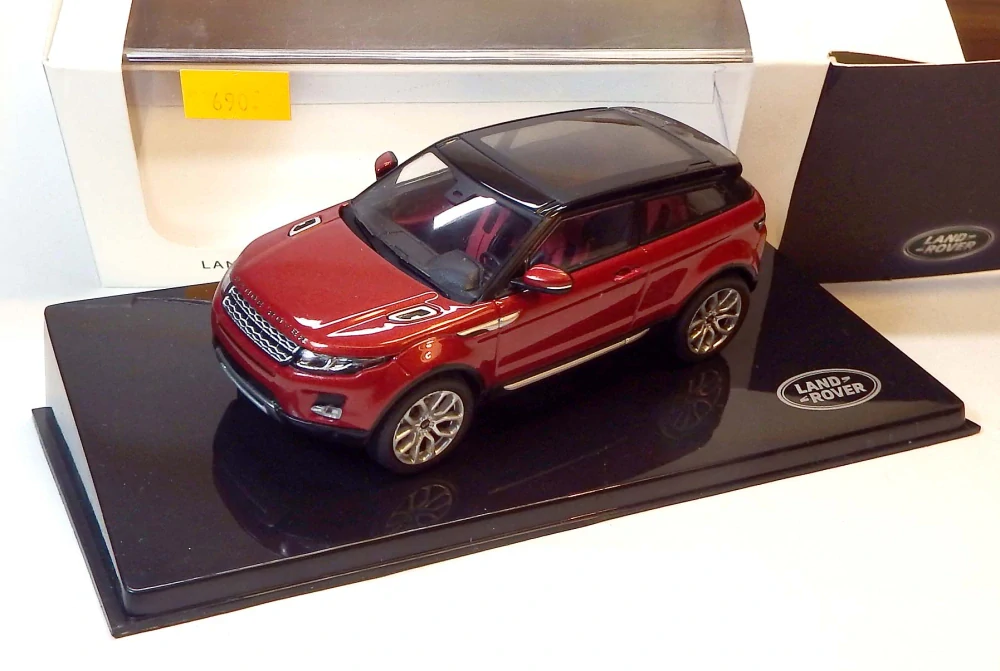 1:43 Land Rover Evoque, bazar - ixo