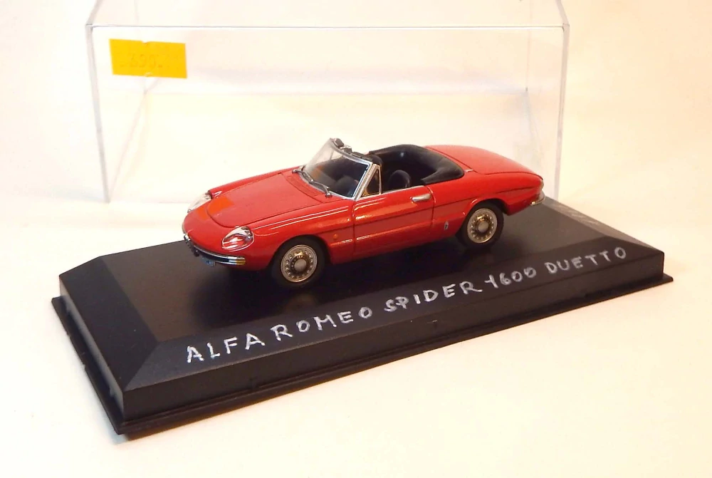 1:43 1966 Alfa Romeo Spider 1600 Duetto, bazar