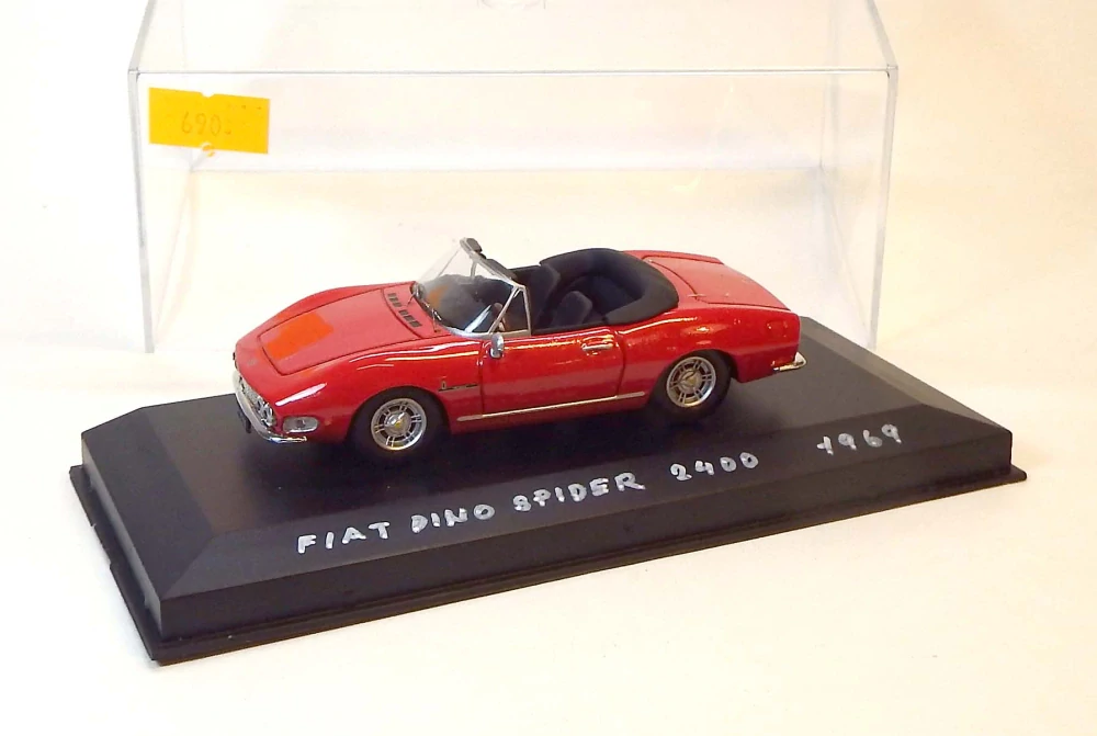 1:43 1969 Fiat Dino Spider 2400, bazar