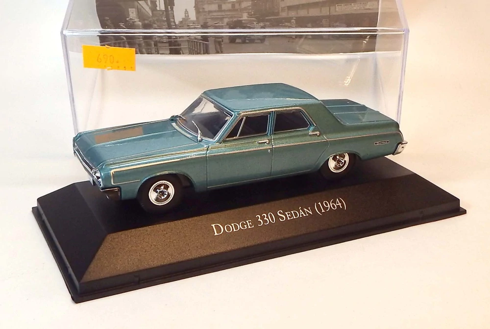 1:43 1964 Dodge 330 Sedan, bazar - DeAgostini