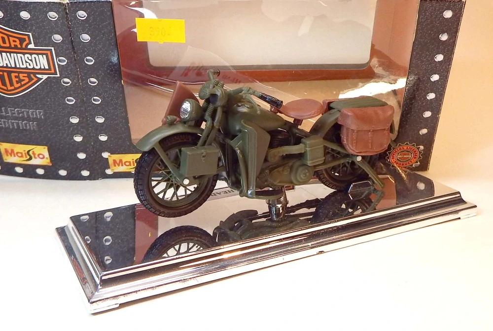 1:18 1942 Harley Davidson WLA Flat Head, bazar - Maisto