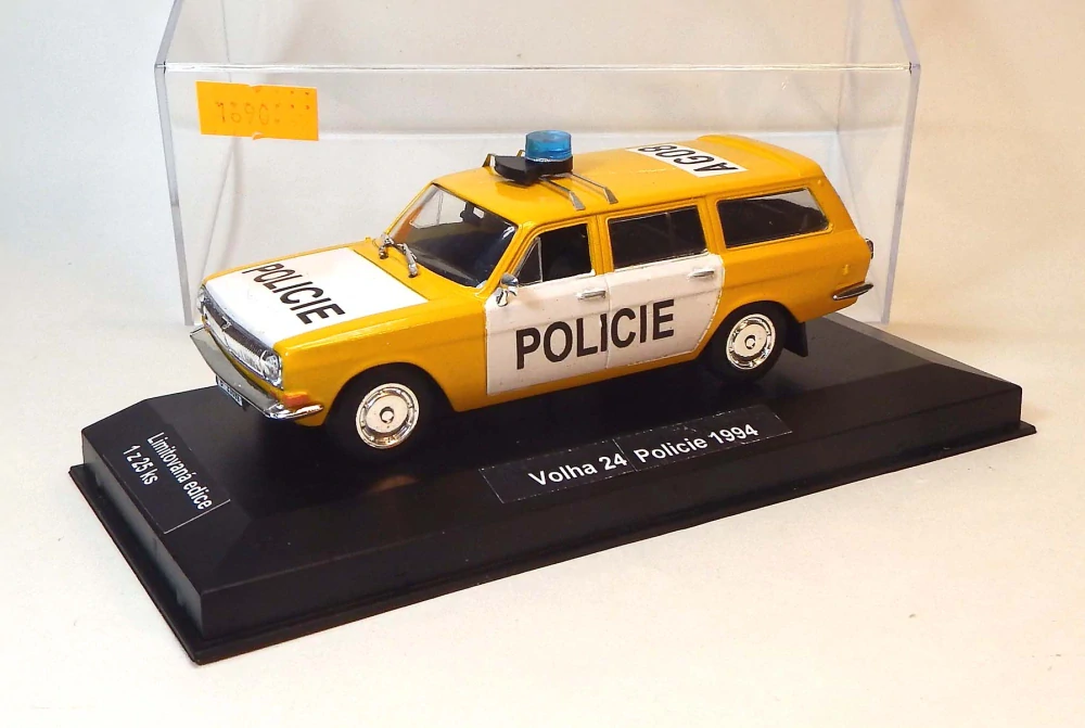 1:43 1994 Volha 24 Policie, ruční práce