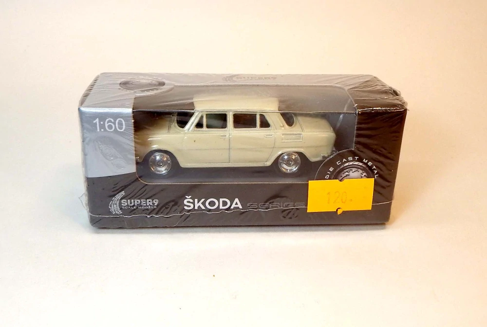 1:60 Škoda 100, bazar - Super 9