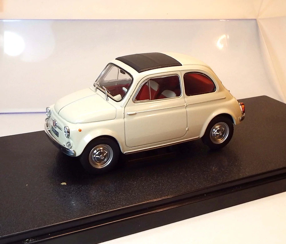 1:24 Fiat Nuova 500, bazar - DeAgostini