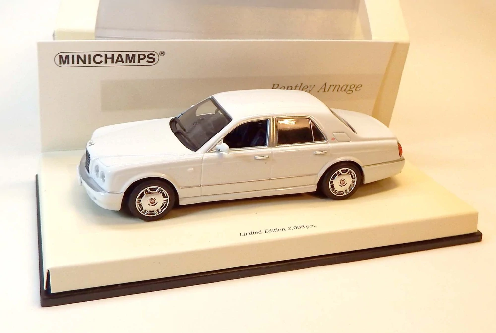 1:43 2005 Bentley Arnage, bazar - Minichamps
