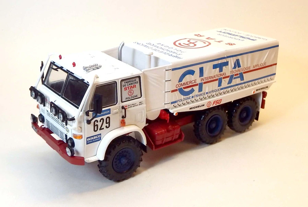 1:43 Star 266 Paris-Dakar, bazar - DeAgostini